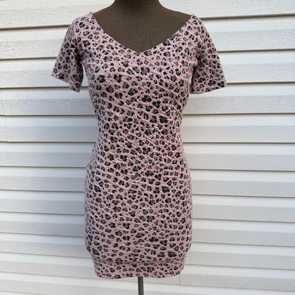 Super Cute Y2K Guess Mini Leopard Print Bodycon Dress - Picture 1 of 9